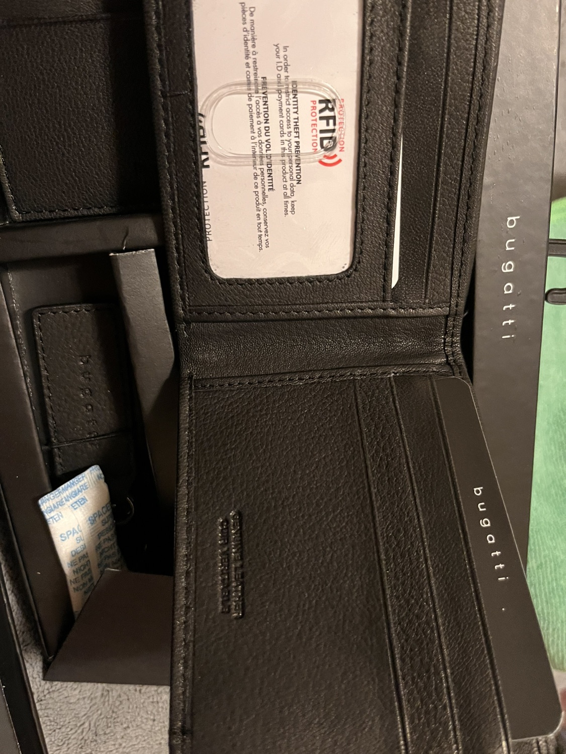 Bugatti wallet black image indicator(8)