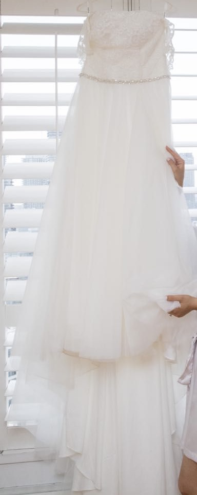 Off white wedding dress (Small & Medium) image indicator(9)