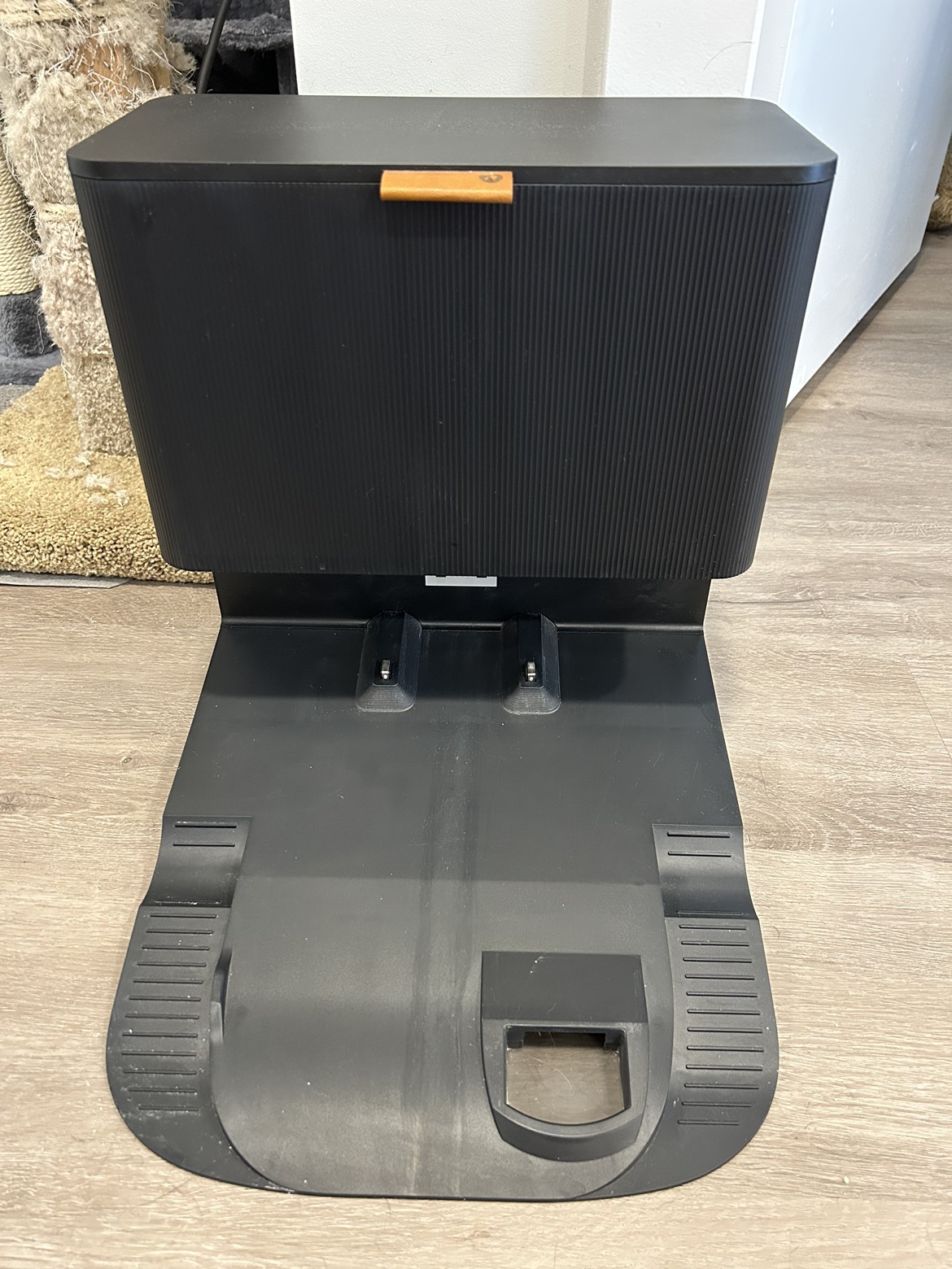 Roomba j7+ self emptying vacuum - photo 2