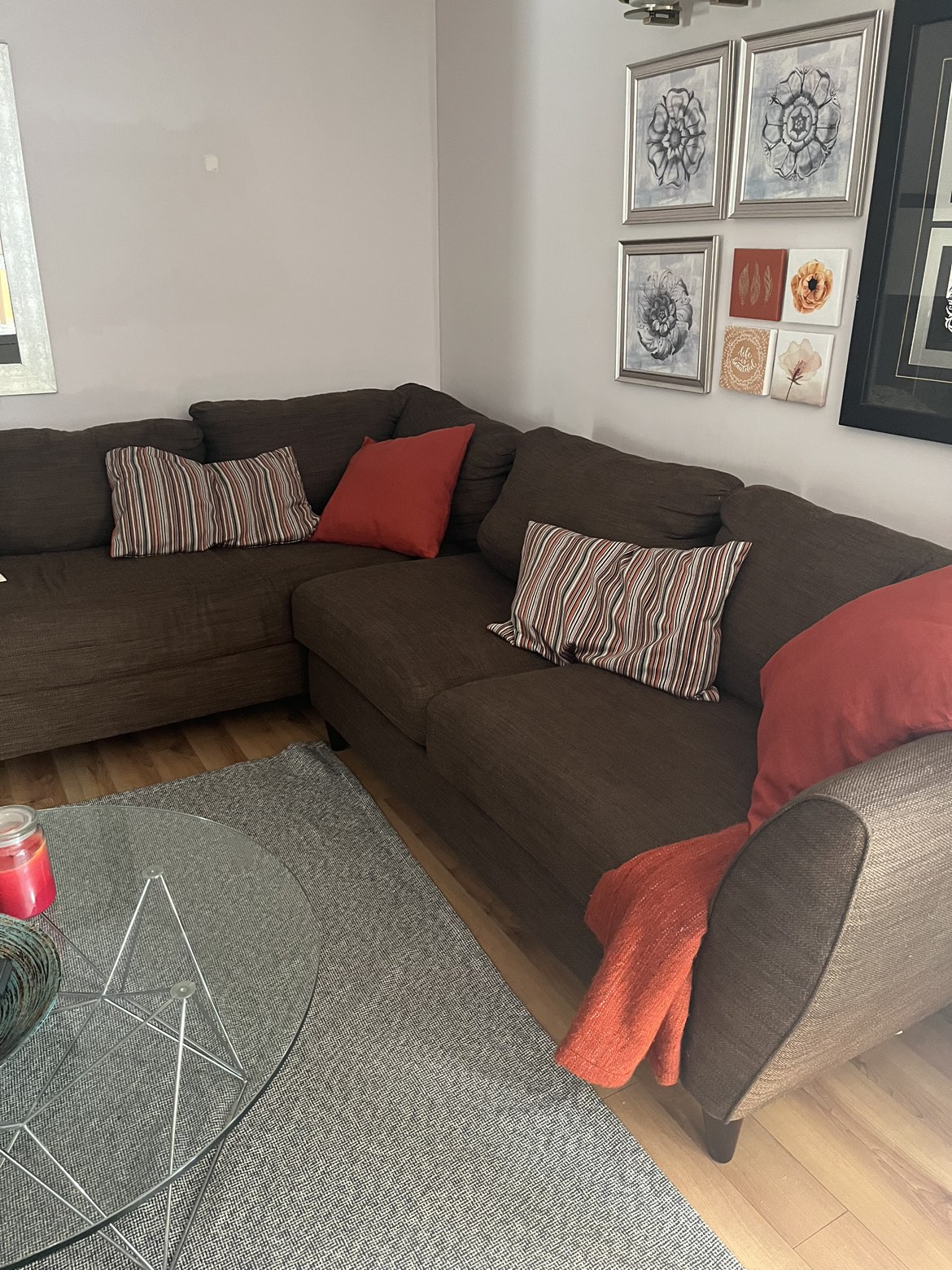 LazyBoy sectional couch - Great condition - photo 4