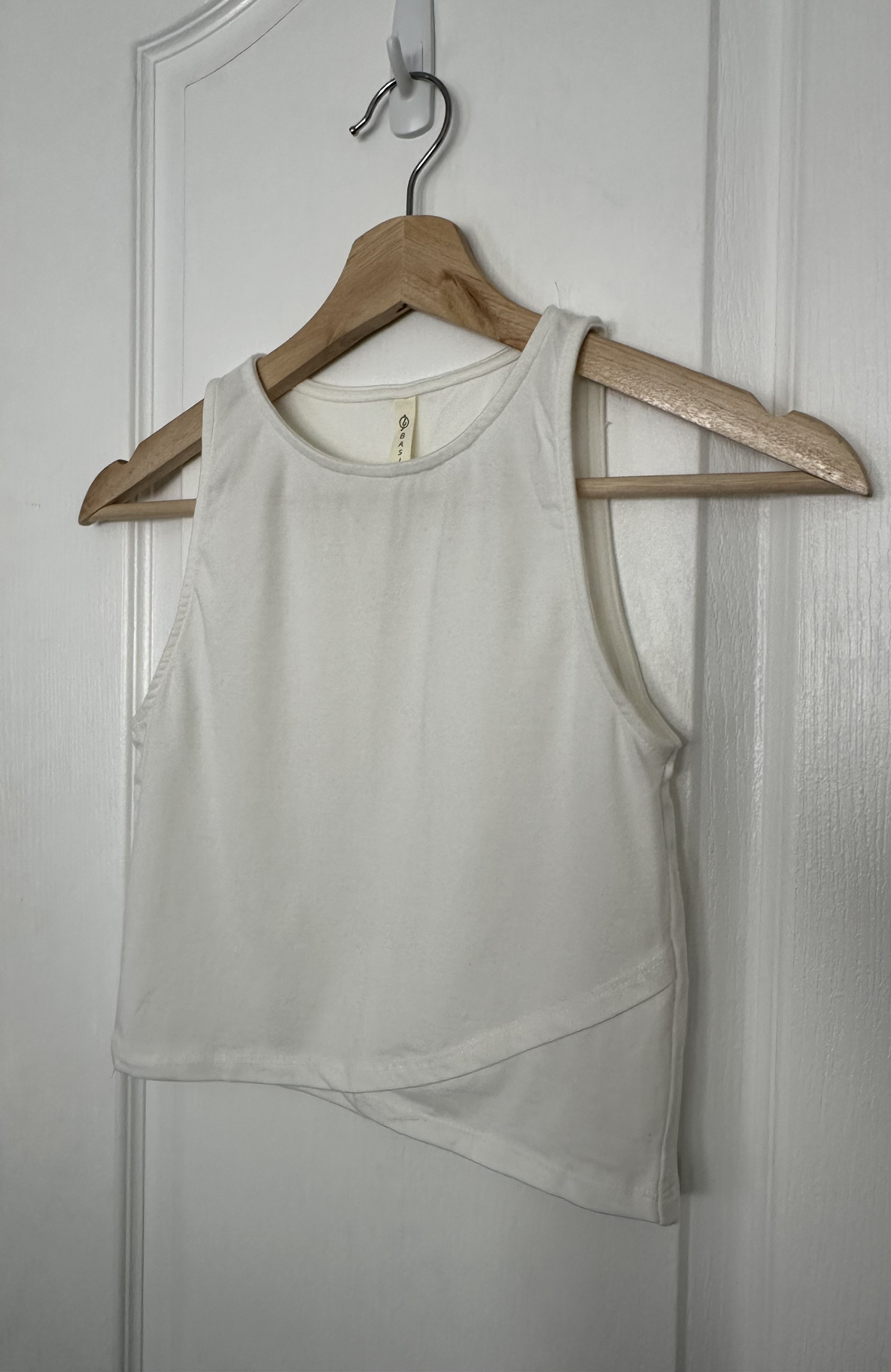 White sleeveless crop top • size M • Stradivarius image indicator(3)