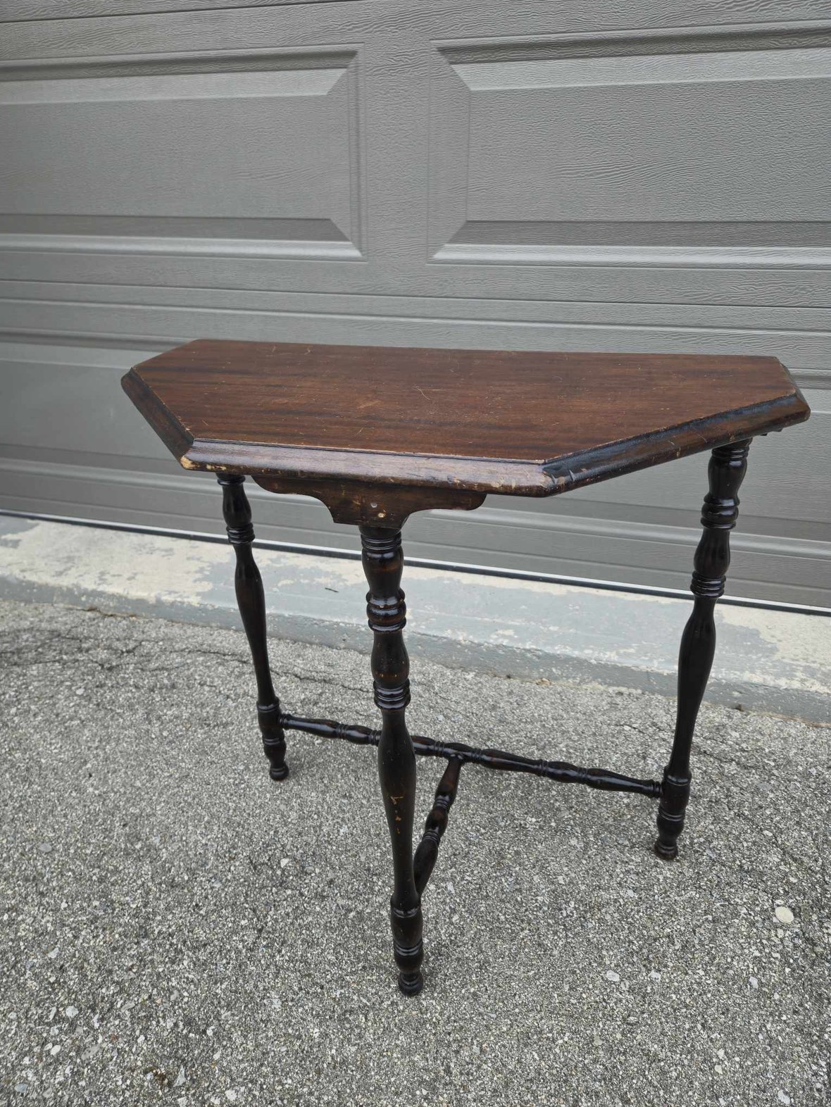 Accent Table