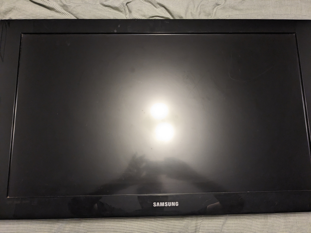 37" Samsung TV w Wall Mounting thumbnail