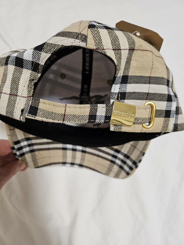 burberry baseball cap image indicator(5)