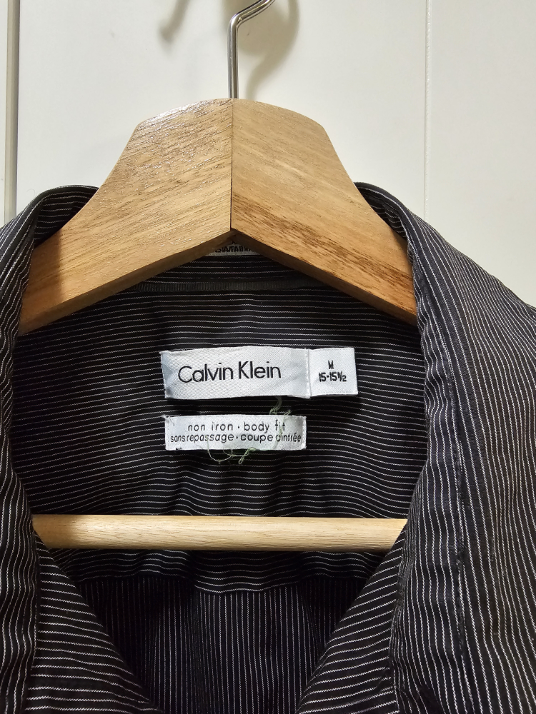 Calvin Klein men's button-up body fit shirt - photo 2