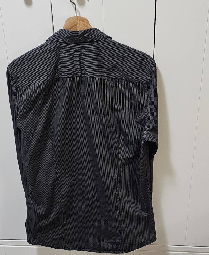 Calvin Klein men's button-up body fit shirt - photo 3