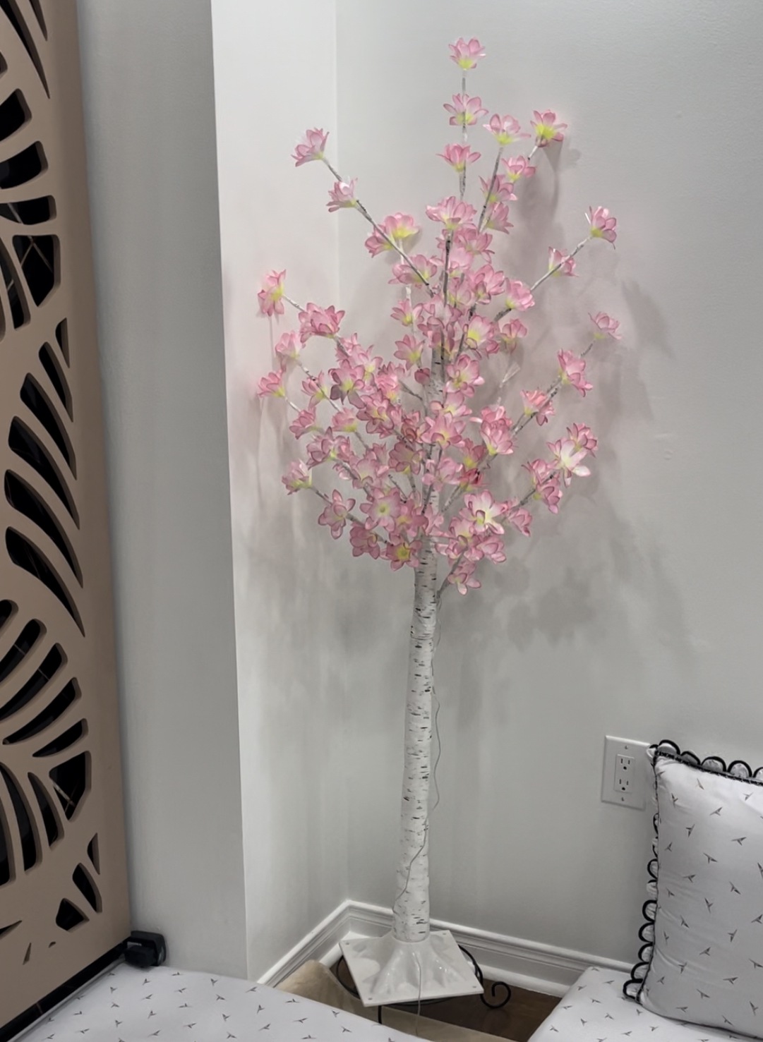 Brand new Artificial pink flower led tree for decoration image indicator(5)