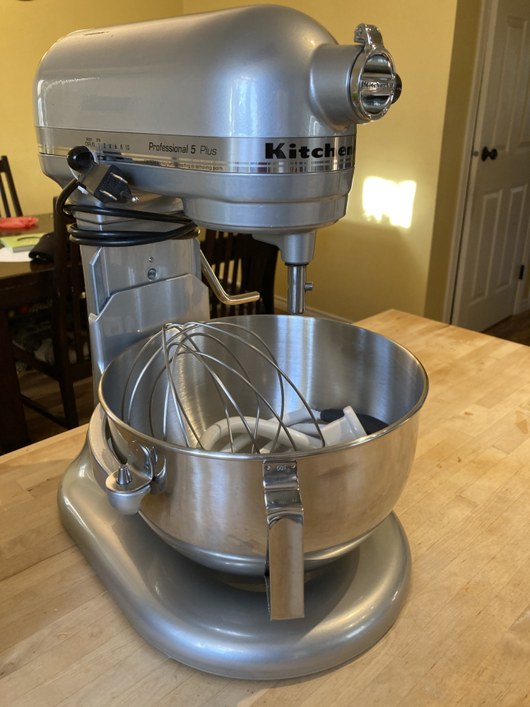 Kitchen aid professional 5 plus mixer with extra attachments
