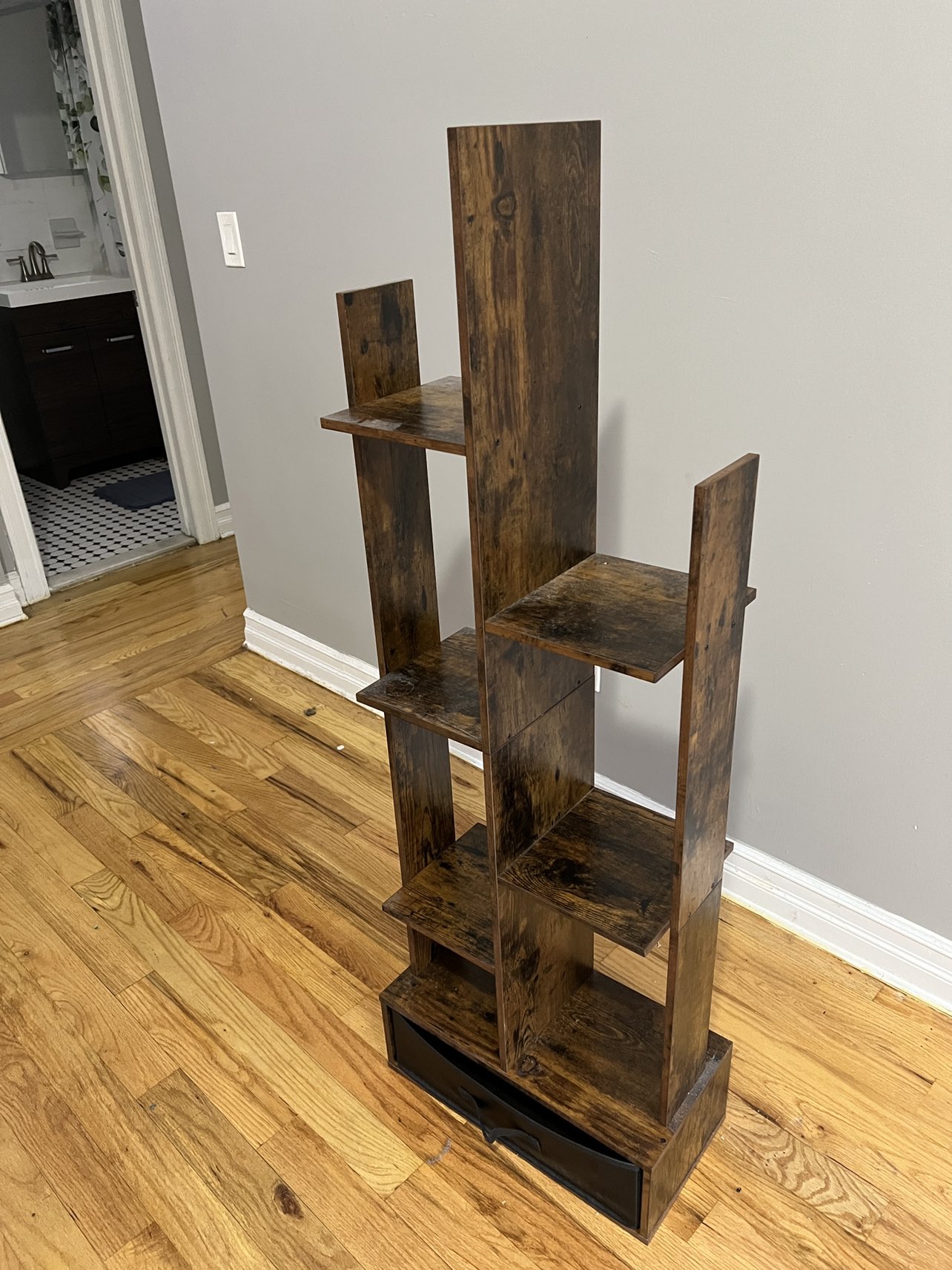 Bookshelf - photo 2