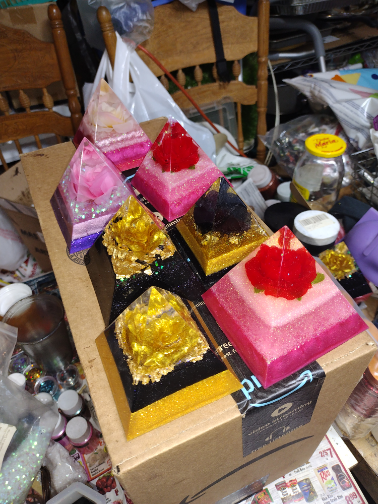 Handmade Rose Pyramids - photo 2