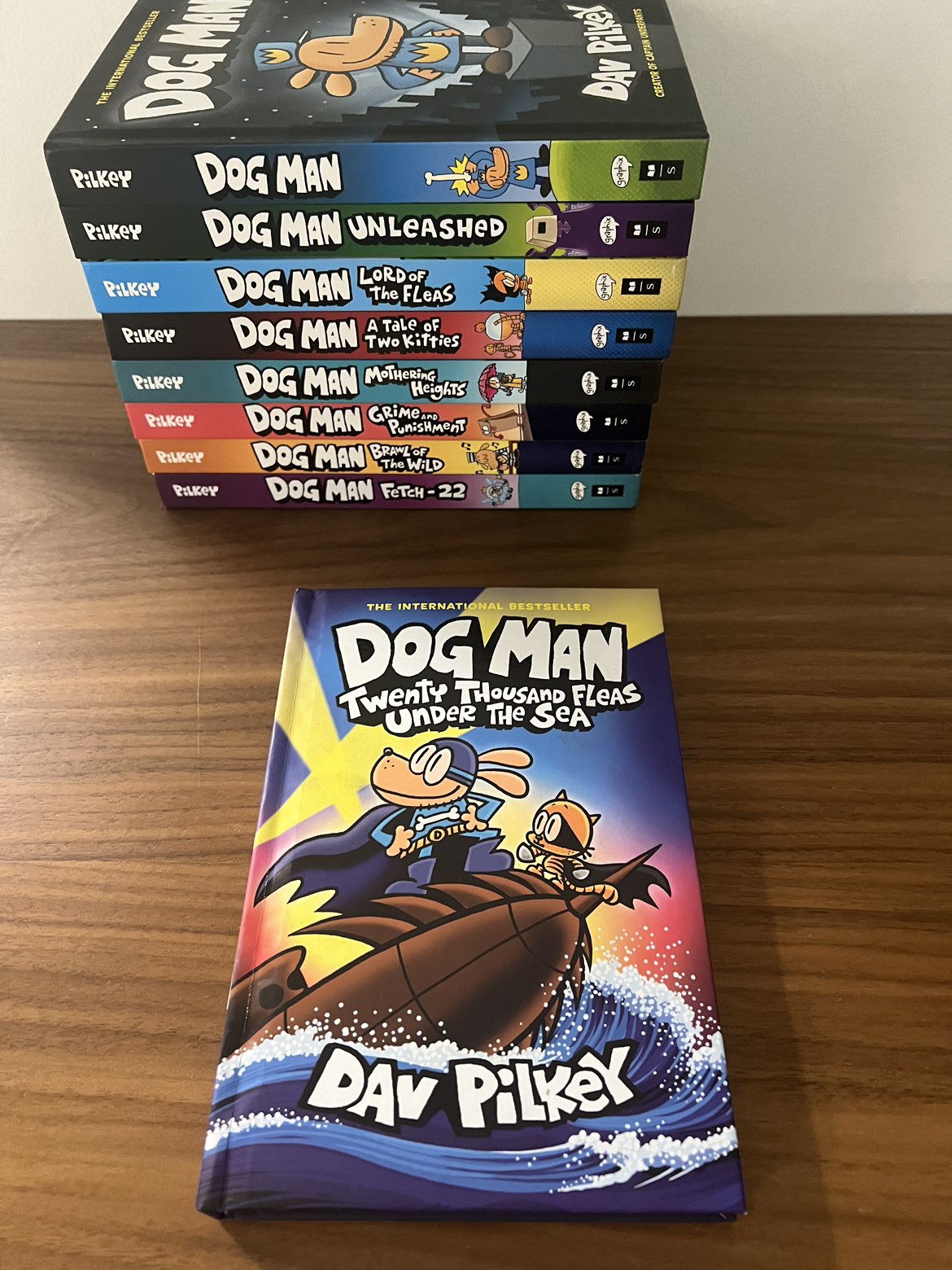 Dog Man book set (9) like new - photo 4