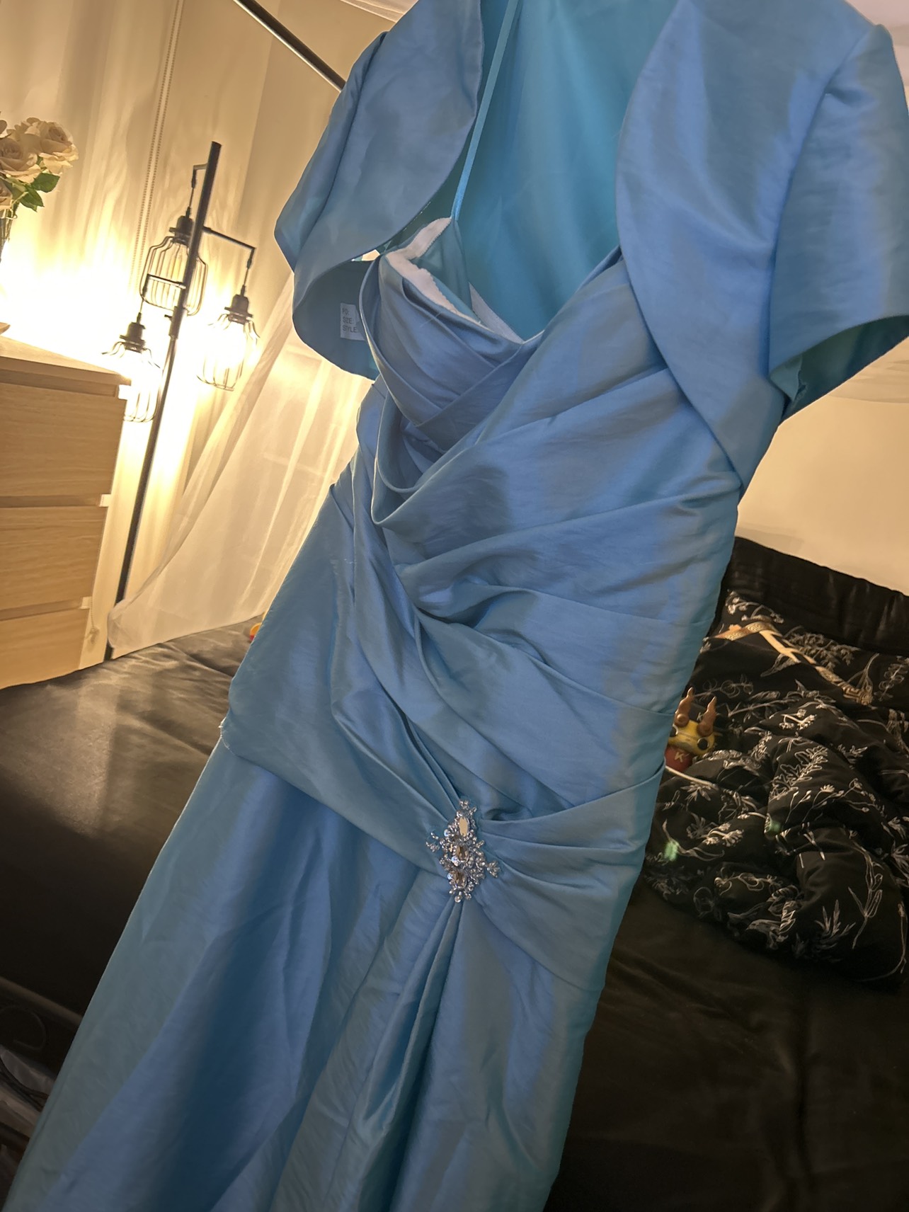 Prom dresses or graduation gowns - photo 4