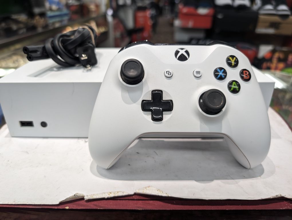 Xbox series s console - photo 2