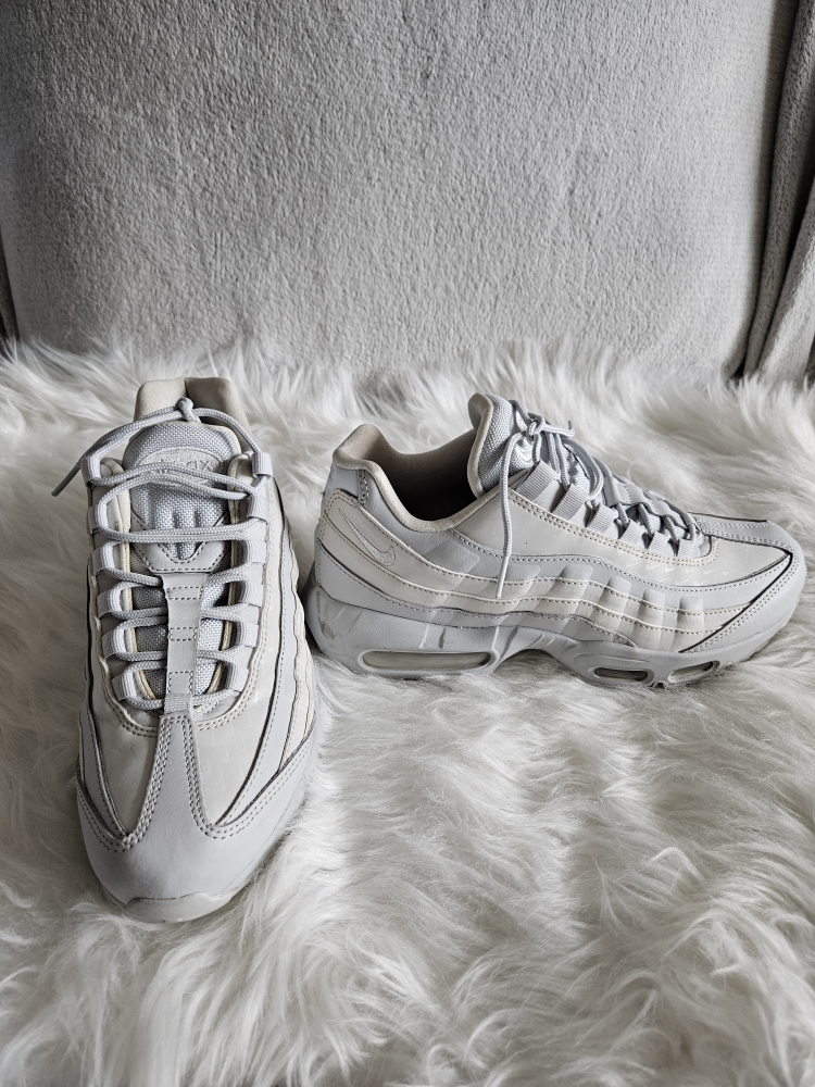 Women Gray Nike Air Sneakers SZ 9.5