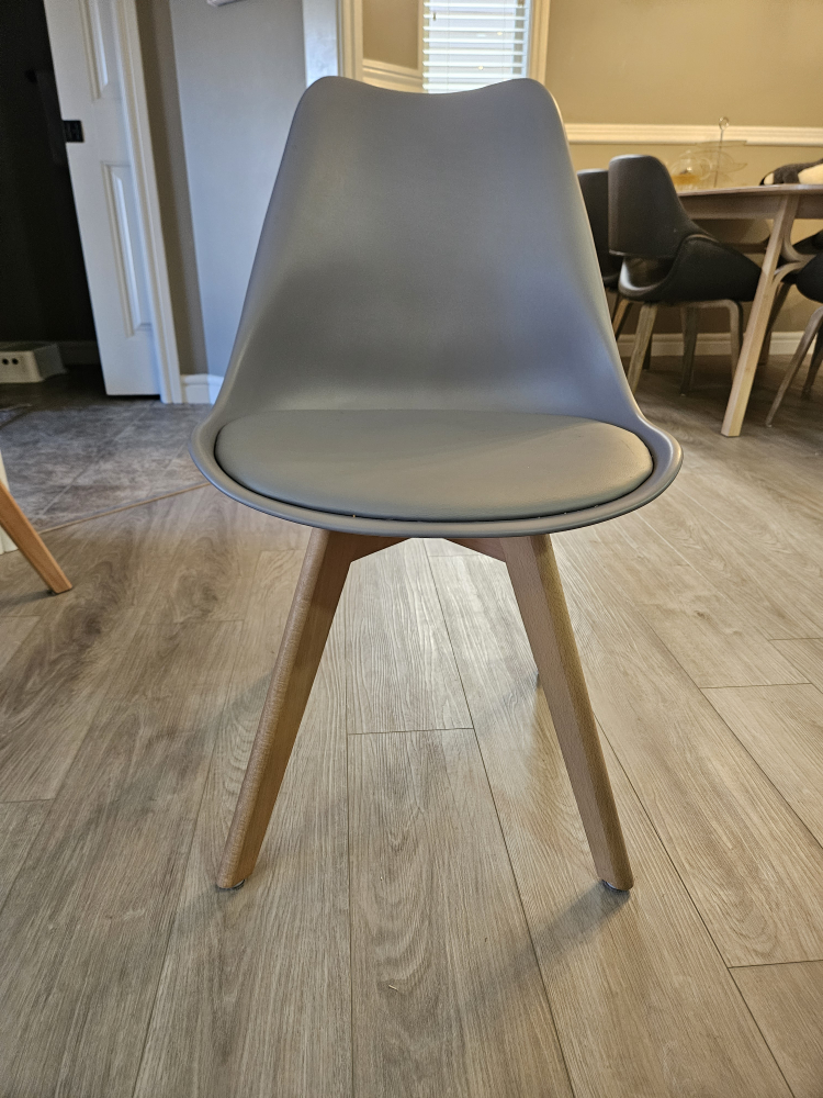 4 dining chairs - photo 2