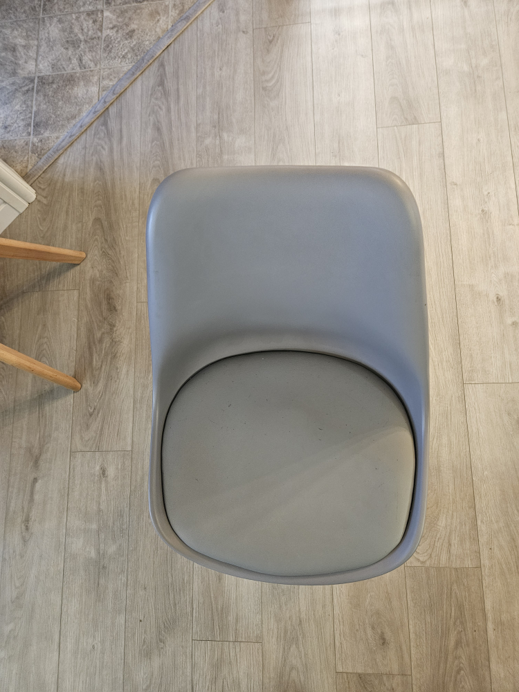 4 dining chairs - photo 4