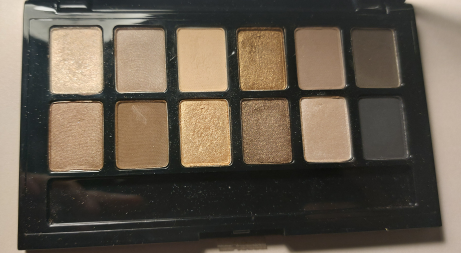 Maybelline Nudes Eyeshadow Palette image indicator(2)
