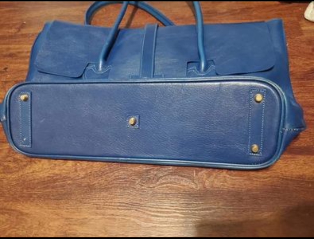 Leather Beautiful Deep Blue Handbag. - photo 4