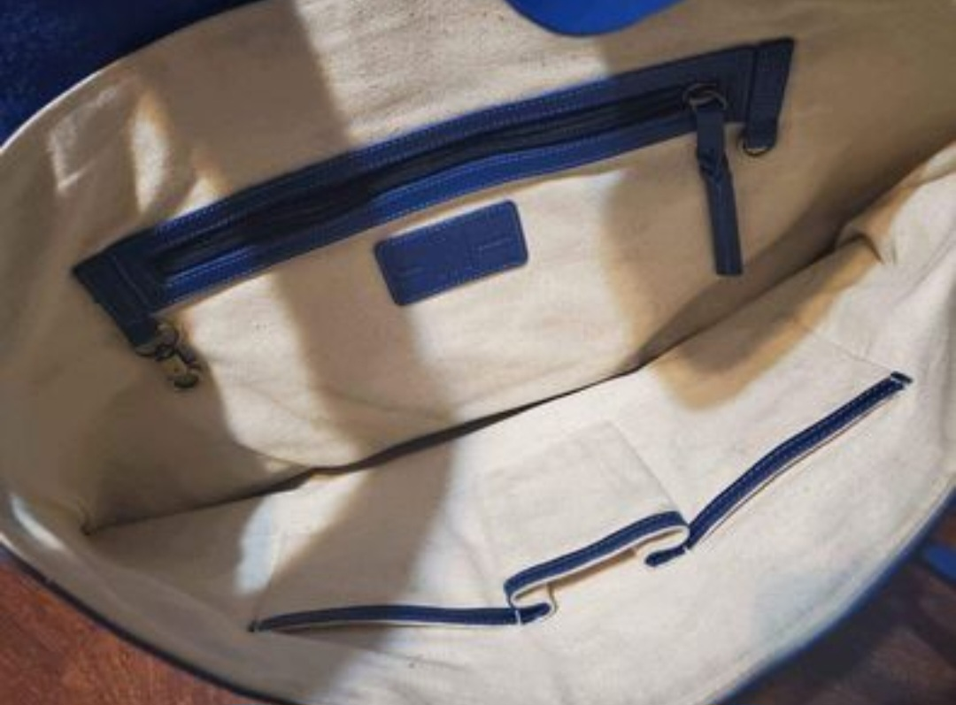 Leather Beautiful Deep Blue Handbag. - photo 5