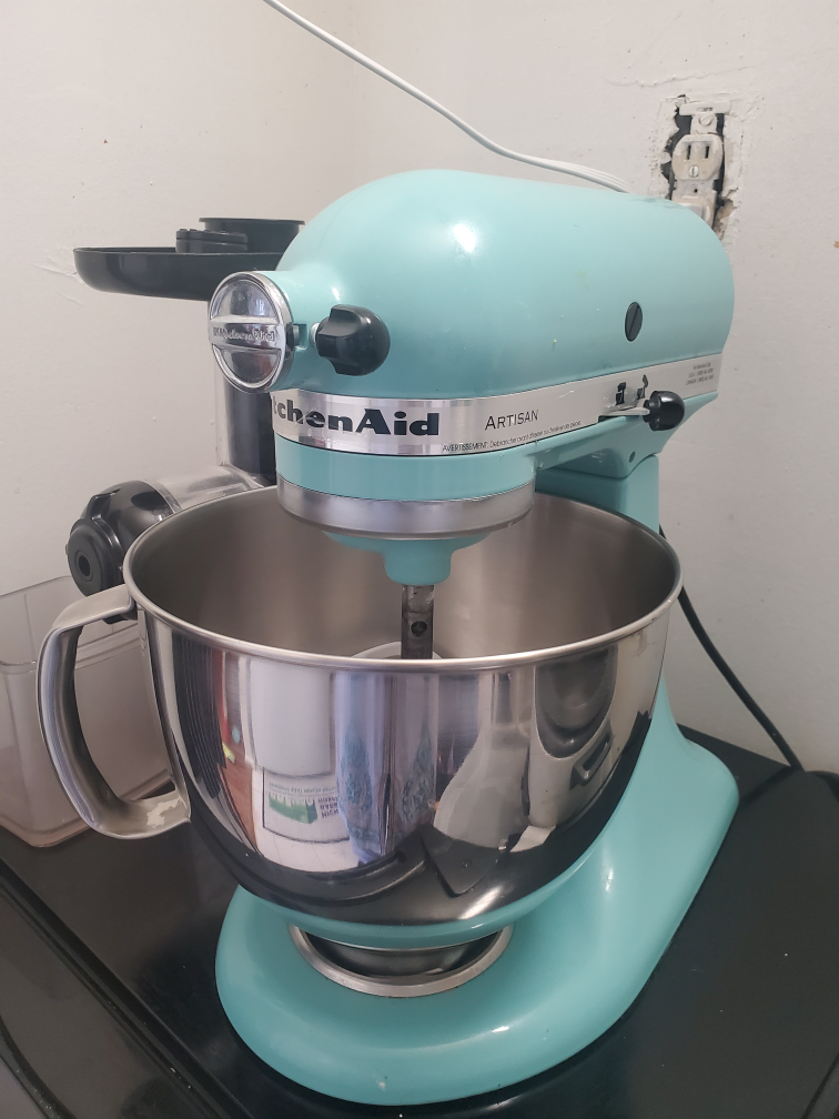 kitchen Aid 5 quart Tilt head stand mixer - photo 4