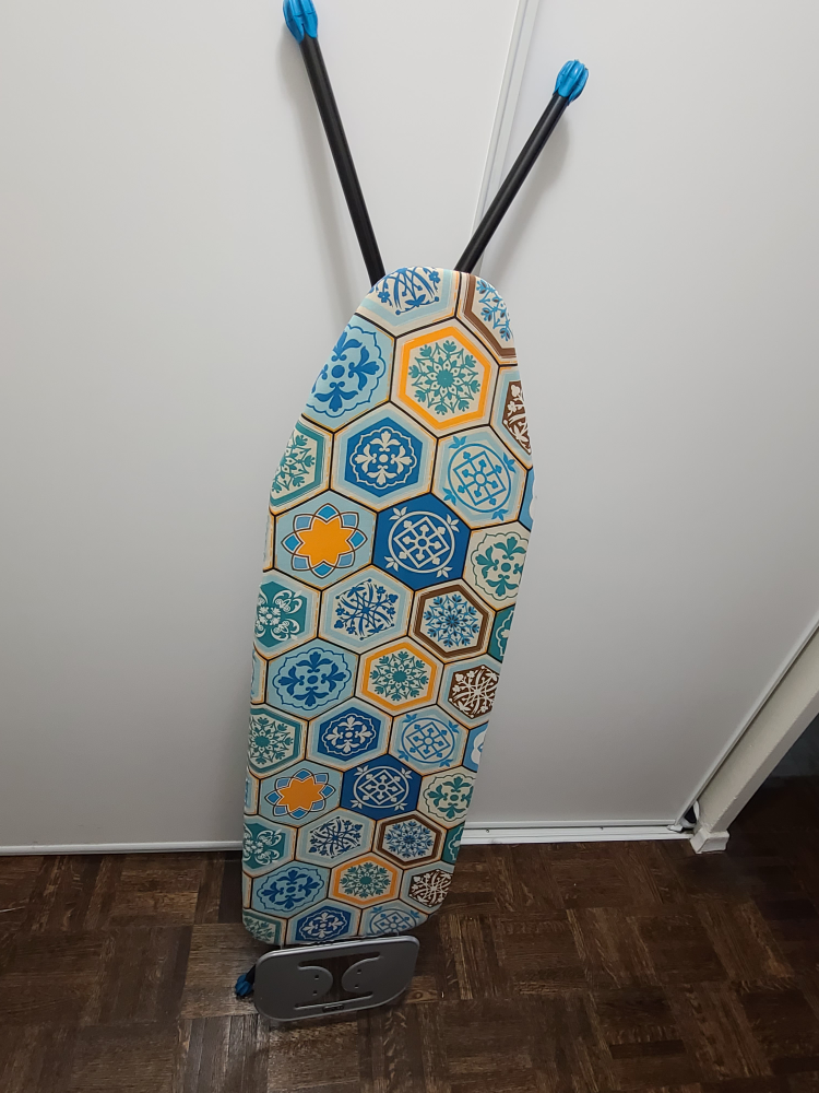 Ironing board in perfect condition - moving sale - photo 2