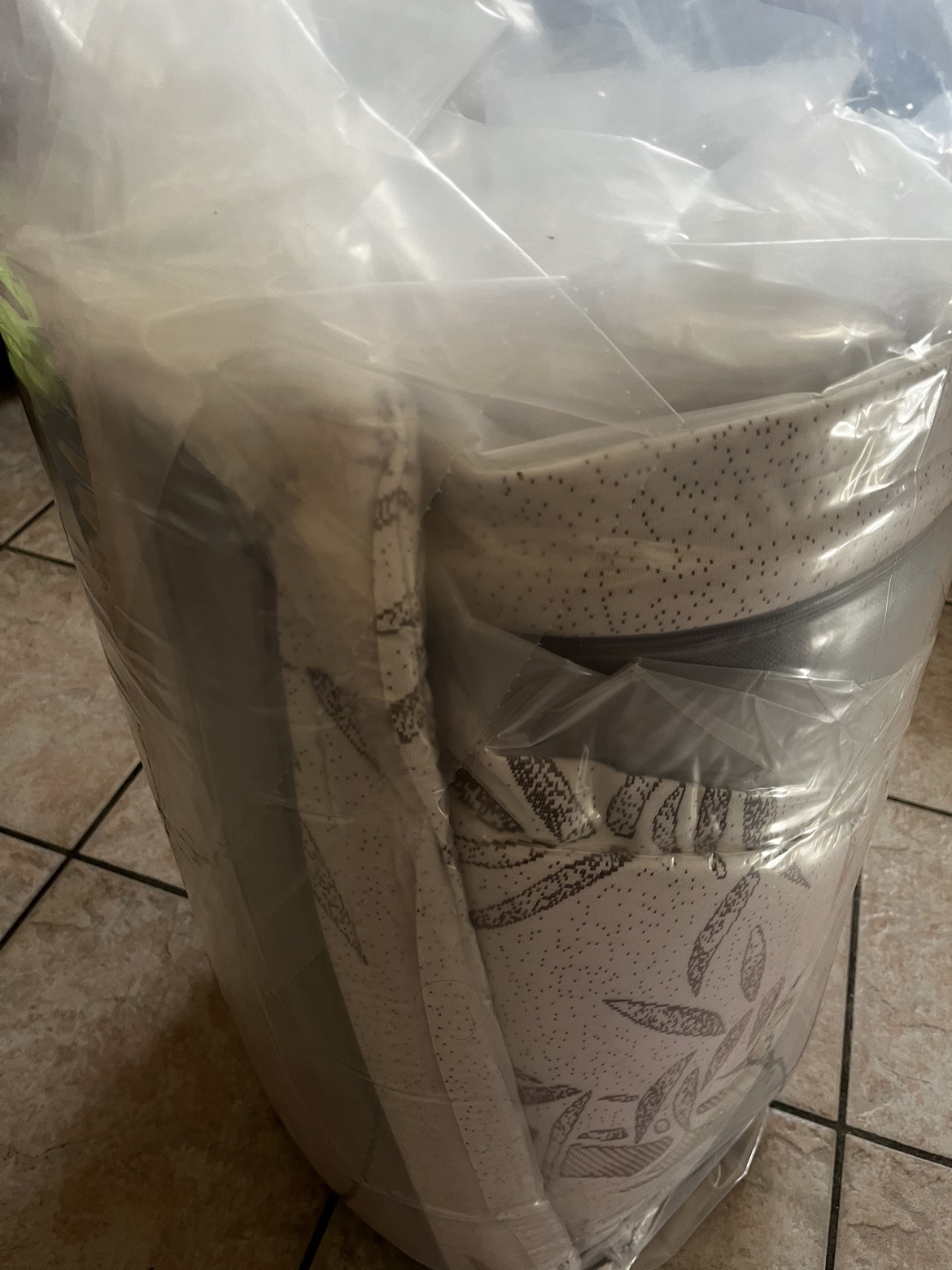 Viscologic twin mattress. New. W/defect - photo 5