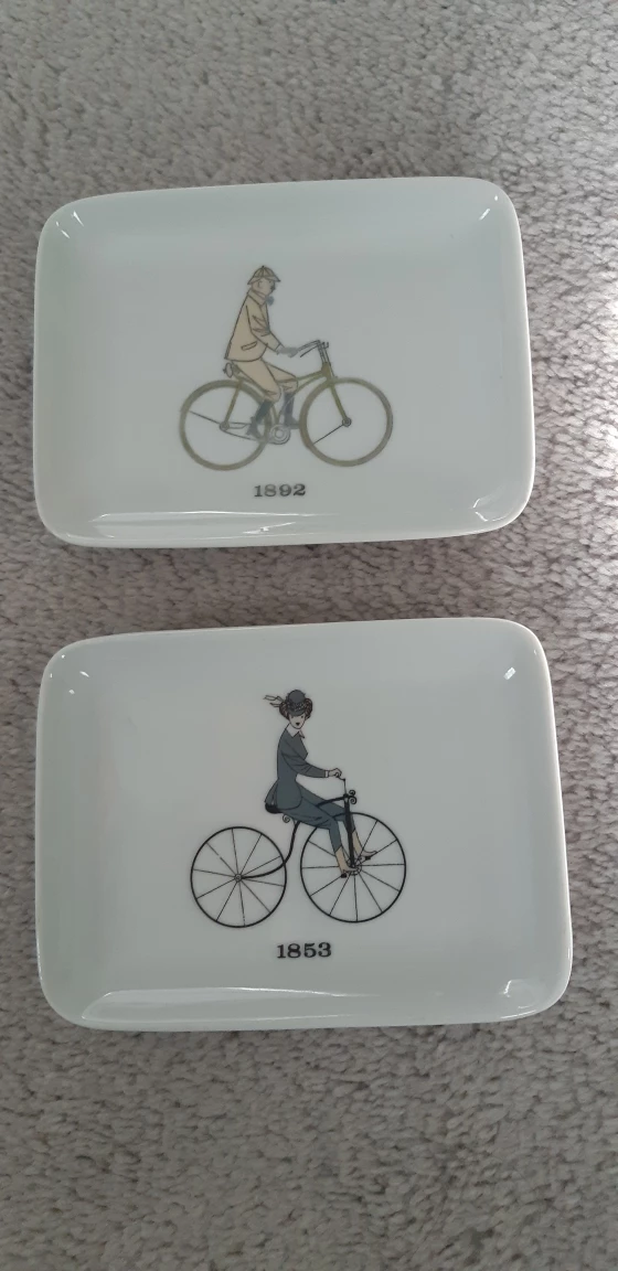 Two porcelain plates thumbnail