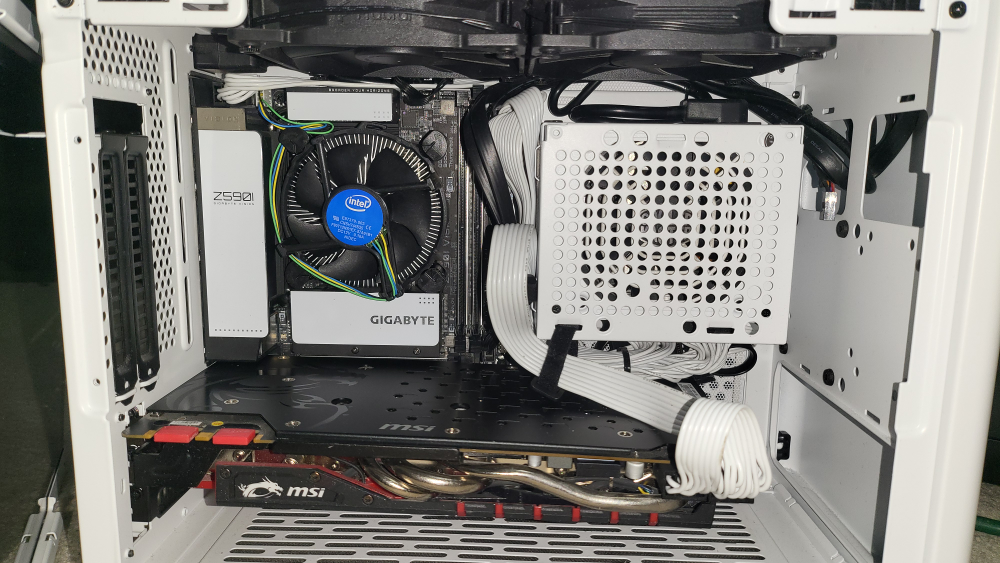 Mini ATX gaming pc great for AAA titles and Video Editing. image indicator(2)