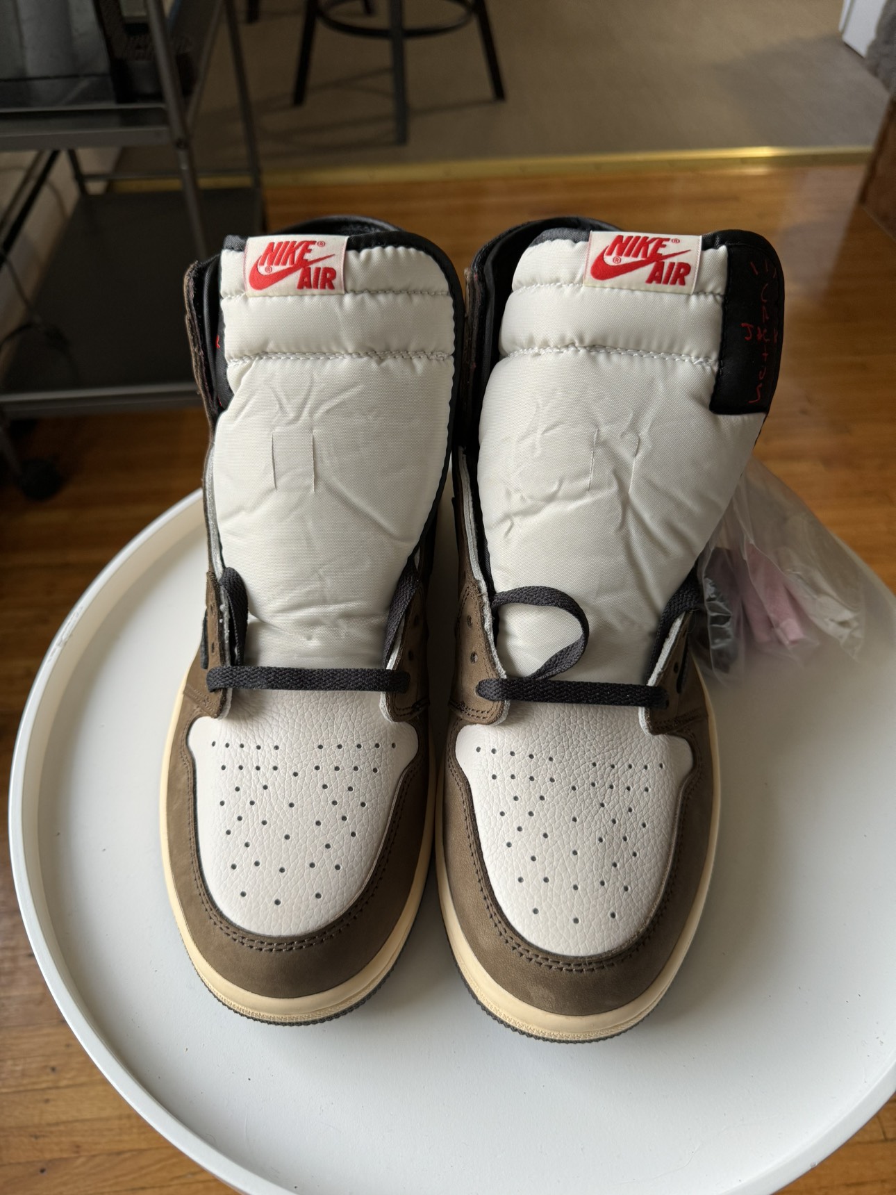 Air Jordan 1 High Og Travis Scott - Men’s 11 - photo 2