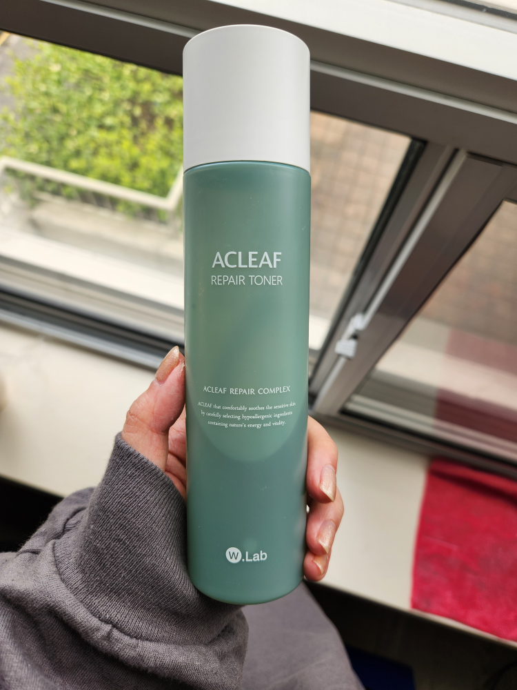 Acleaf Korean Facial Toner thumbnail