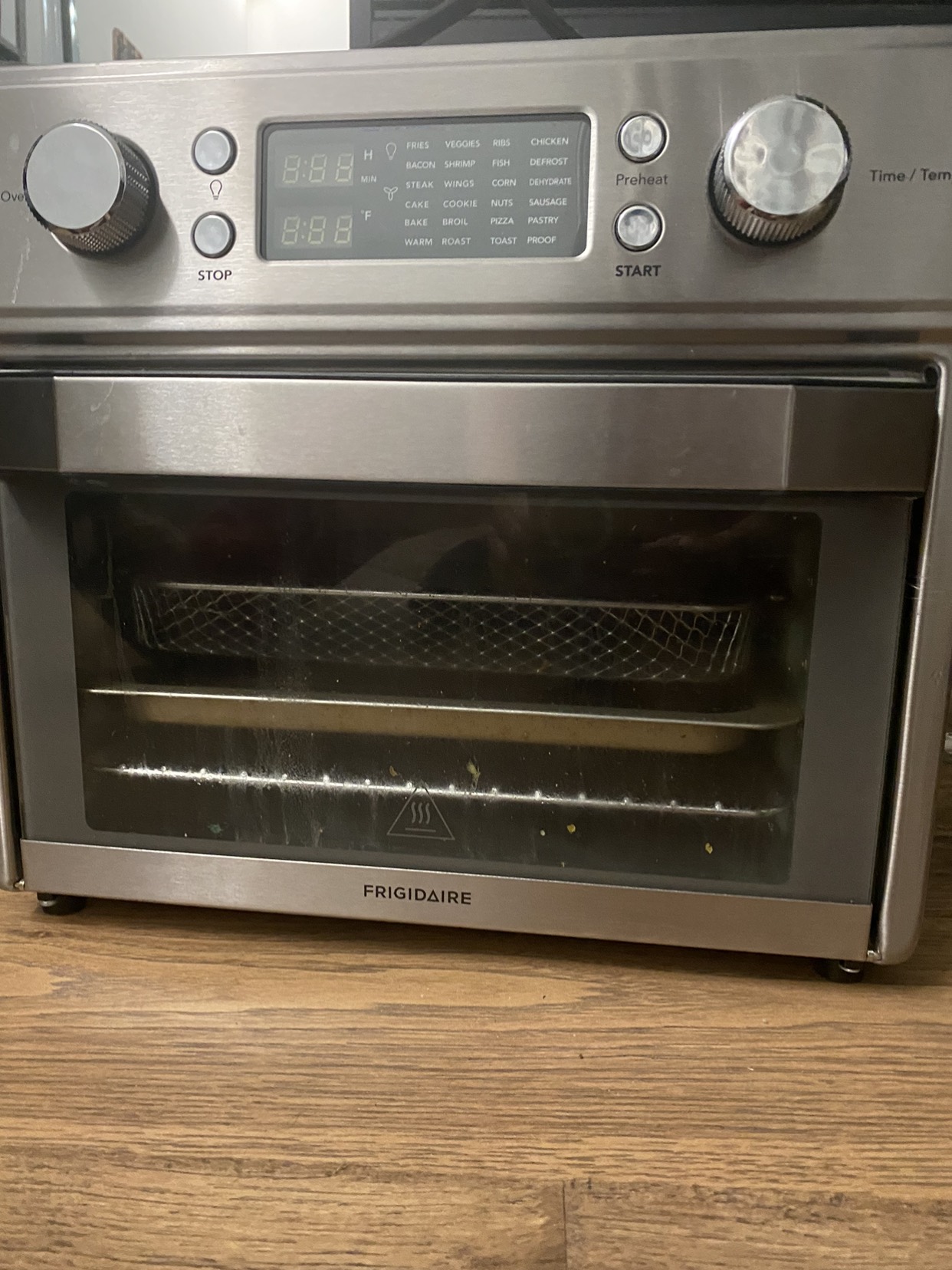 Frigidaire airfryer oven - photo 2