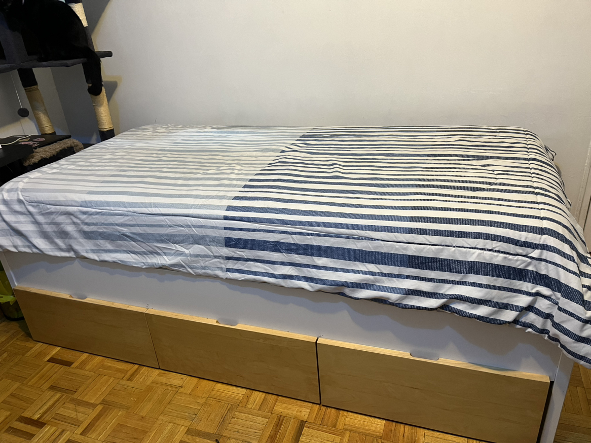 Twin bed with big drawers