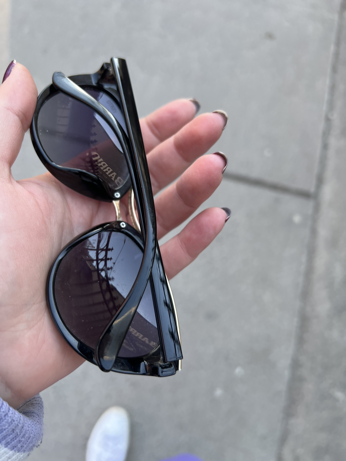 Stylish Glasses image indicator(3)