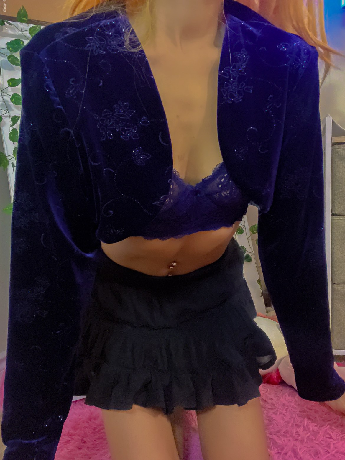 Reitman’s Cropped Cardigan image indicator(4)