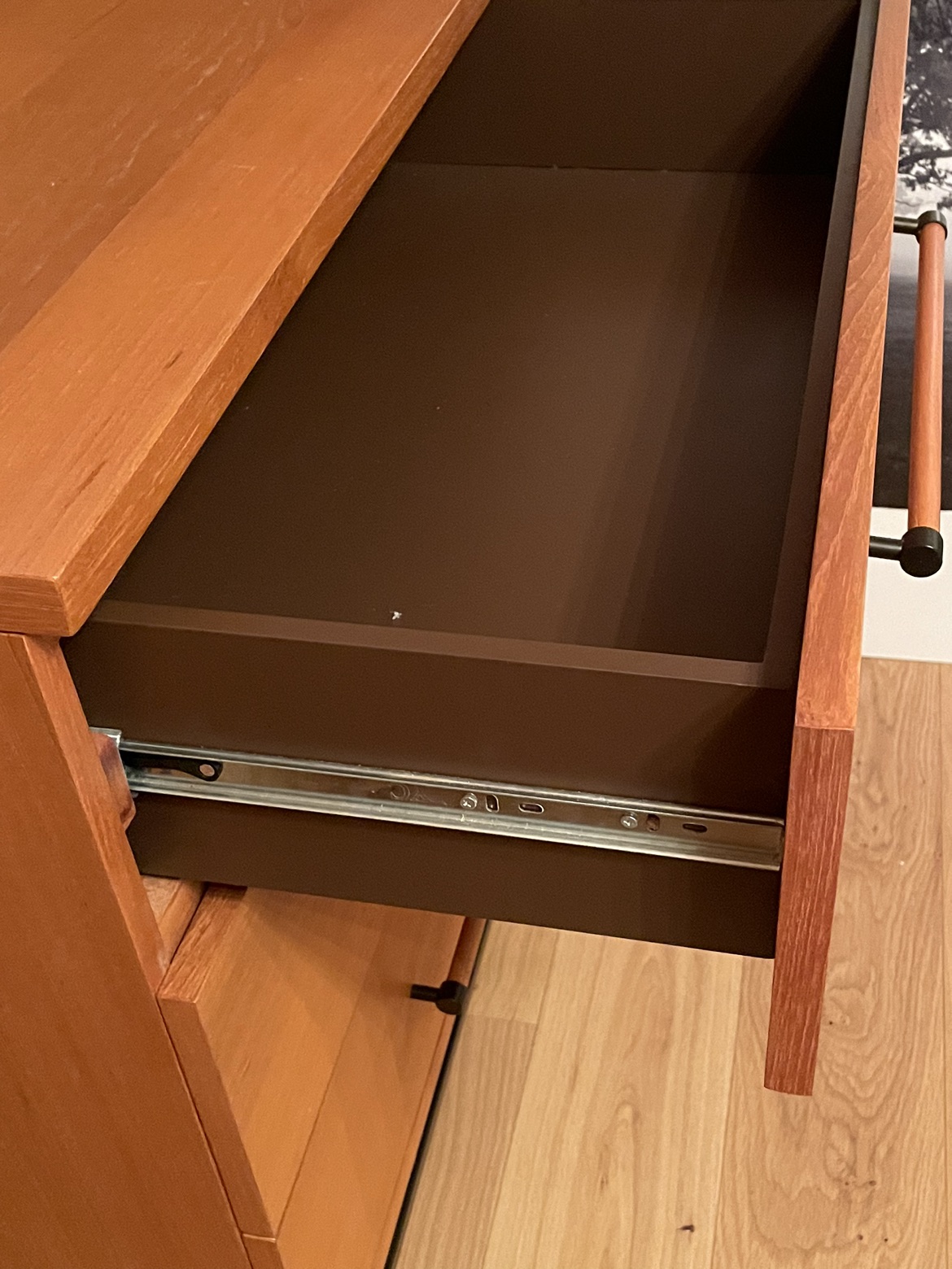 Beautiful, well made dresser  32”wx18”dx34.25”h - photo 3