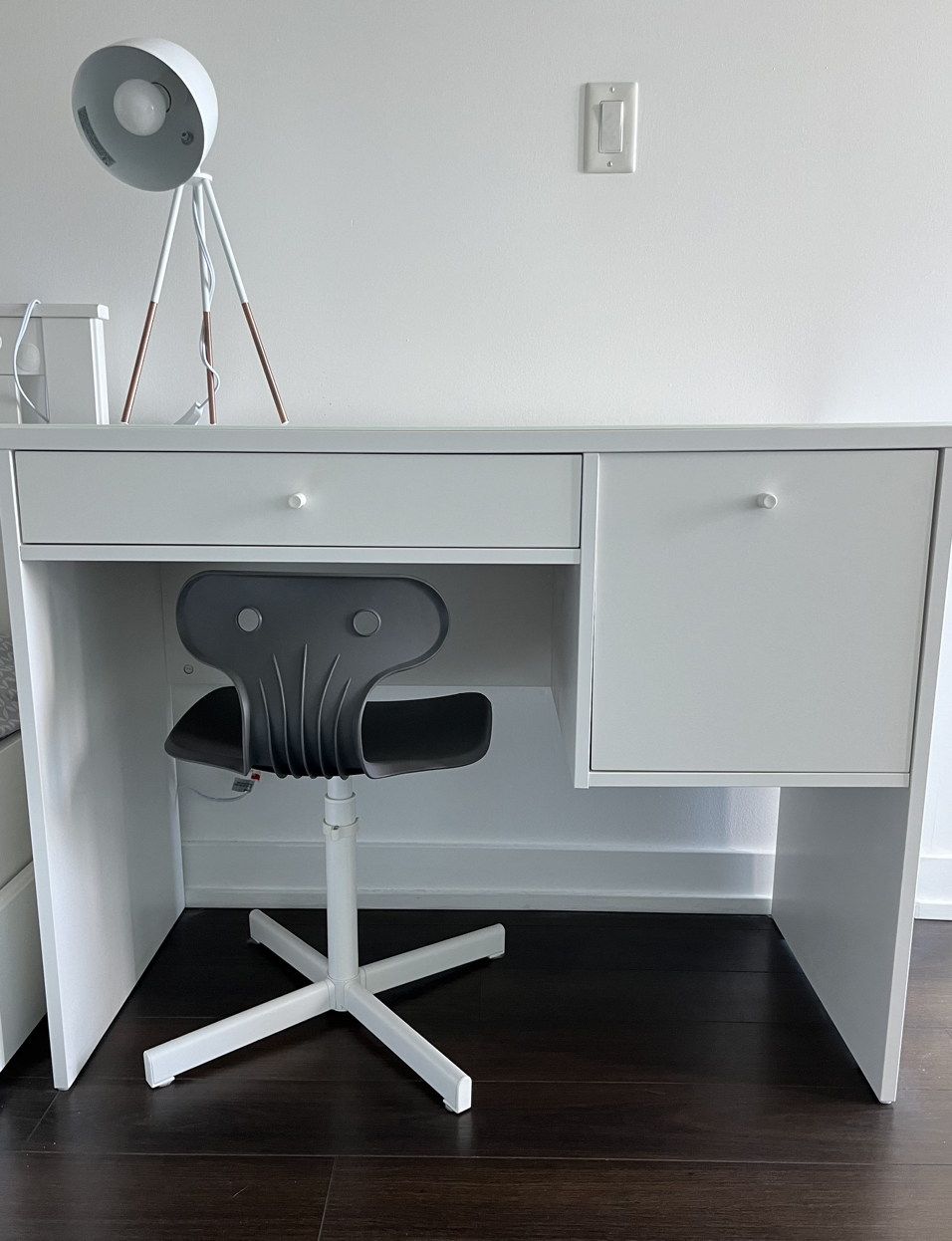 White desk with glass top for small spaces! - photo 5