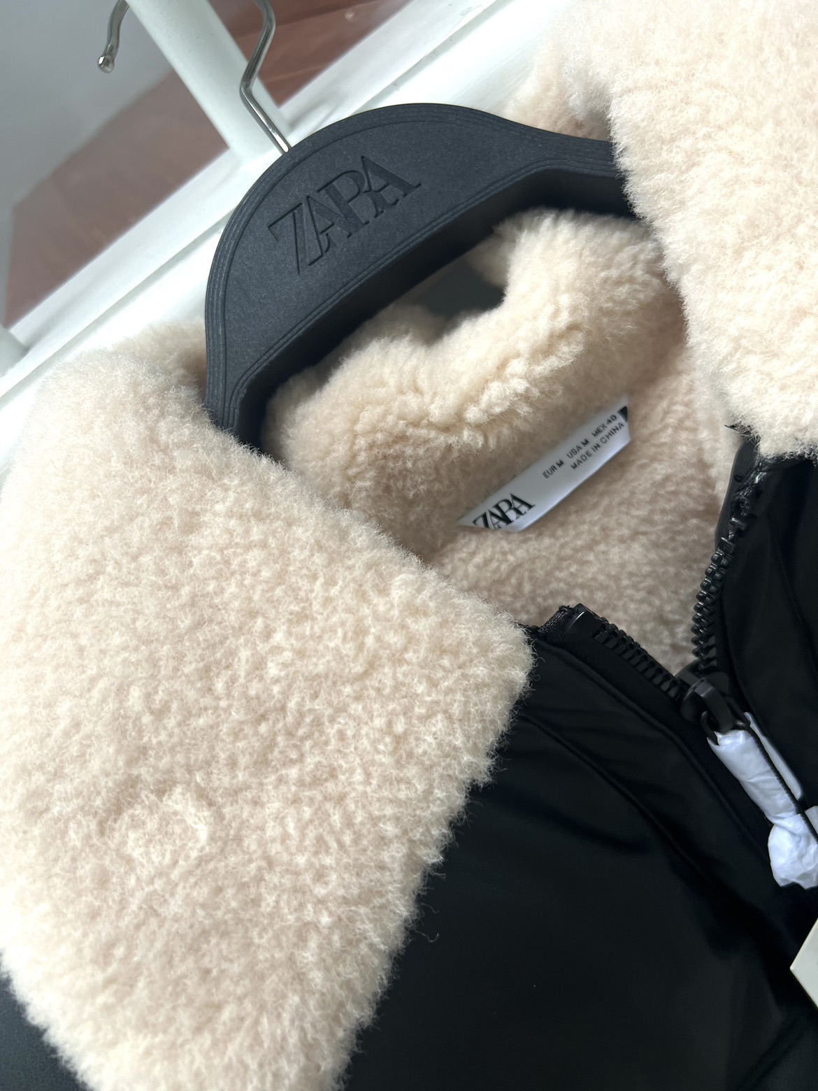 NEW ZARA Men’s Faux Leather Puffer Jacket - photo 2