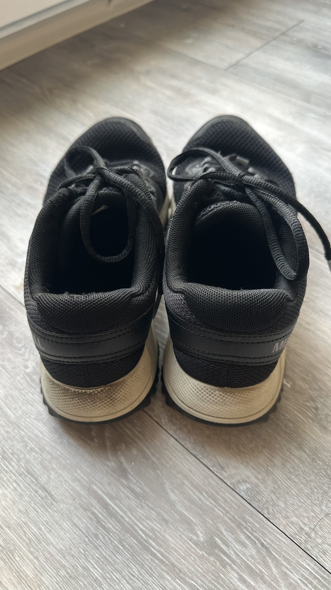 🧿 SPRING CLEANING SALE 🧿 Merrell Black Shoes, Size 5 - photo 2