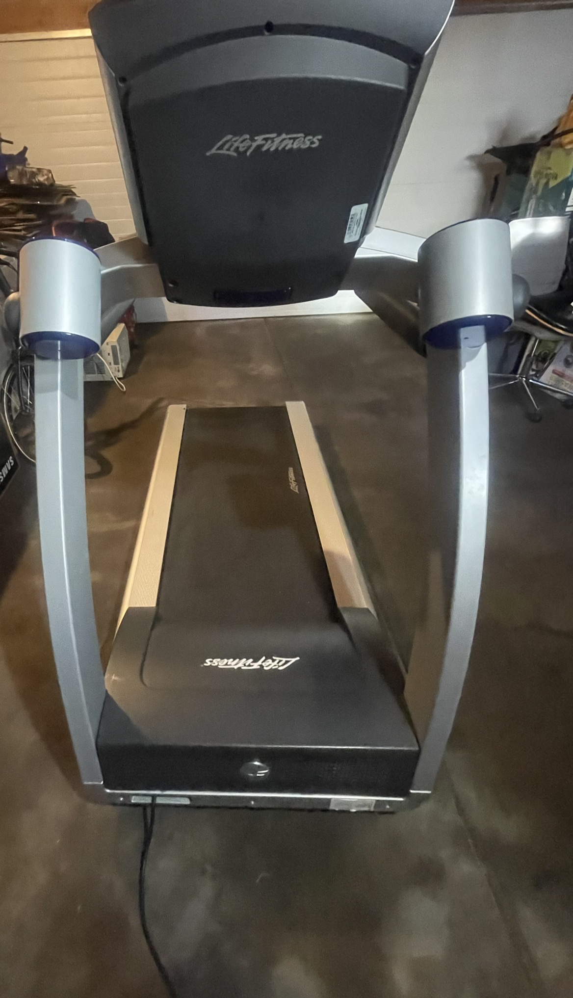 Life fitness T5 Treadmill with Go console ! - photo 4