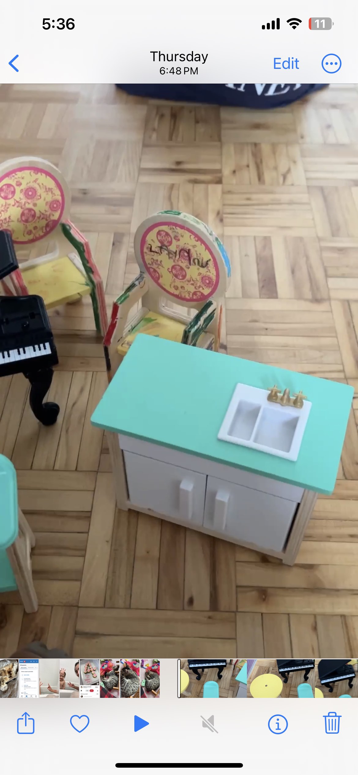 Very large kid Kraft dollhouse - photo 3