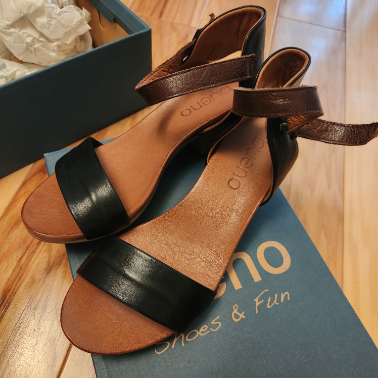 Bueno Sue Block Heel Sandals thumbnail
