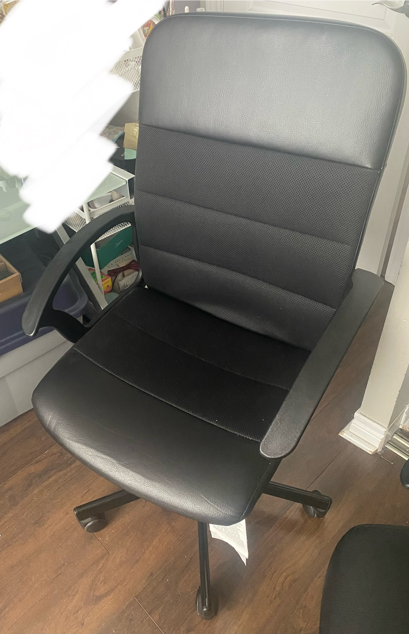 🥕 Day 3 - Item in the Furniture Office Chair