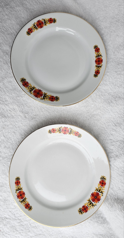 Two Bulgarian Red + Orange Flower Motif 7.5" plates image indicator(3)