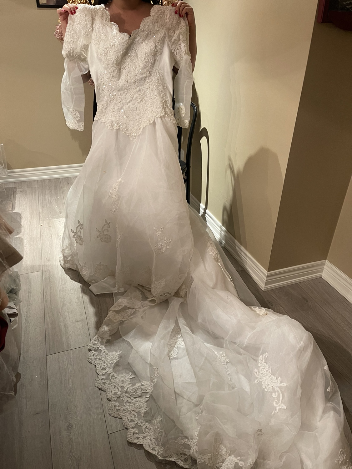 Wedding dress size 12-14 make me an offer! image indicator(2)