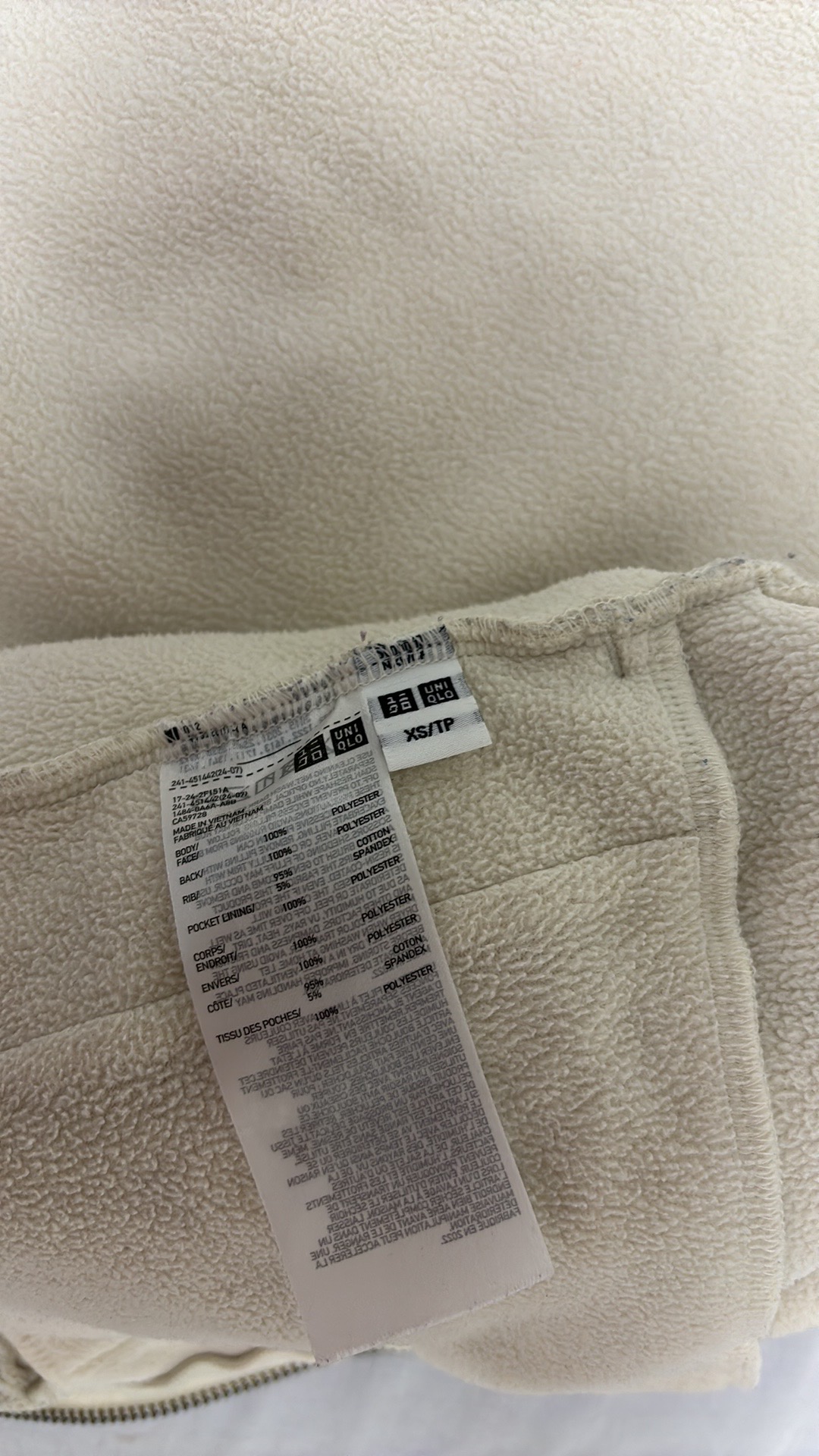 Uniqlo women’s Sherpa bomber jacket size XS image indicator(4)