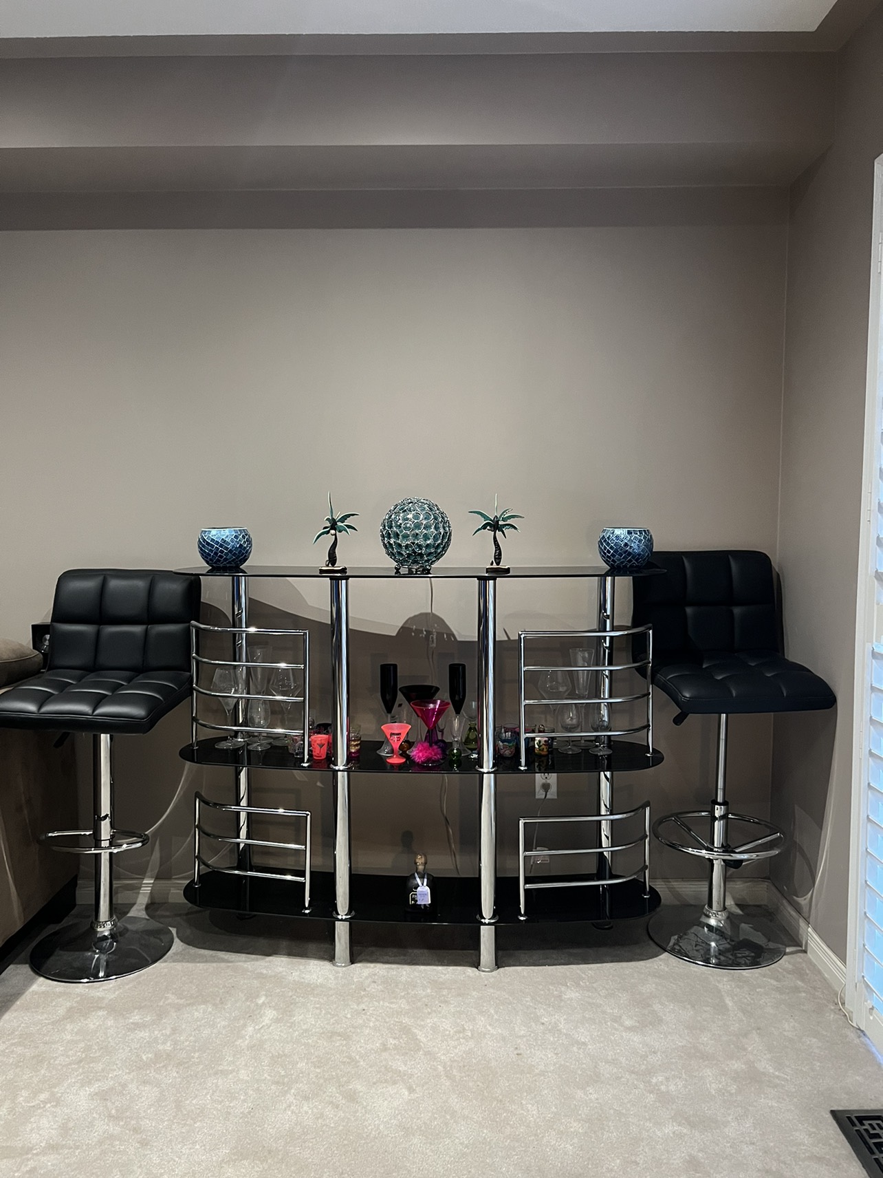 Moving Sale-Bar with 2 stools
