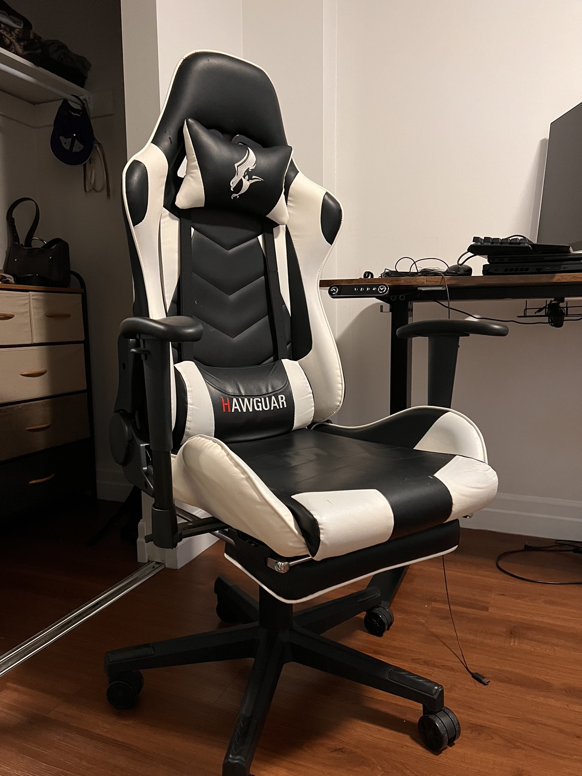 Hawguar Gaming Chair