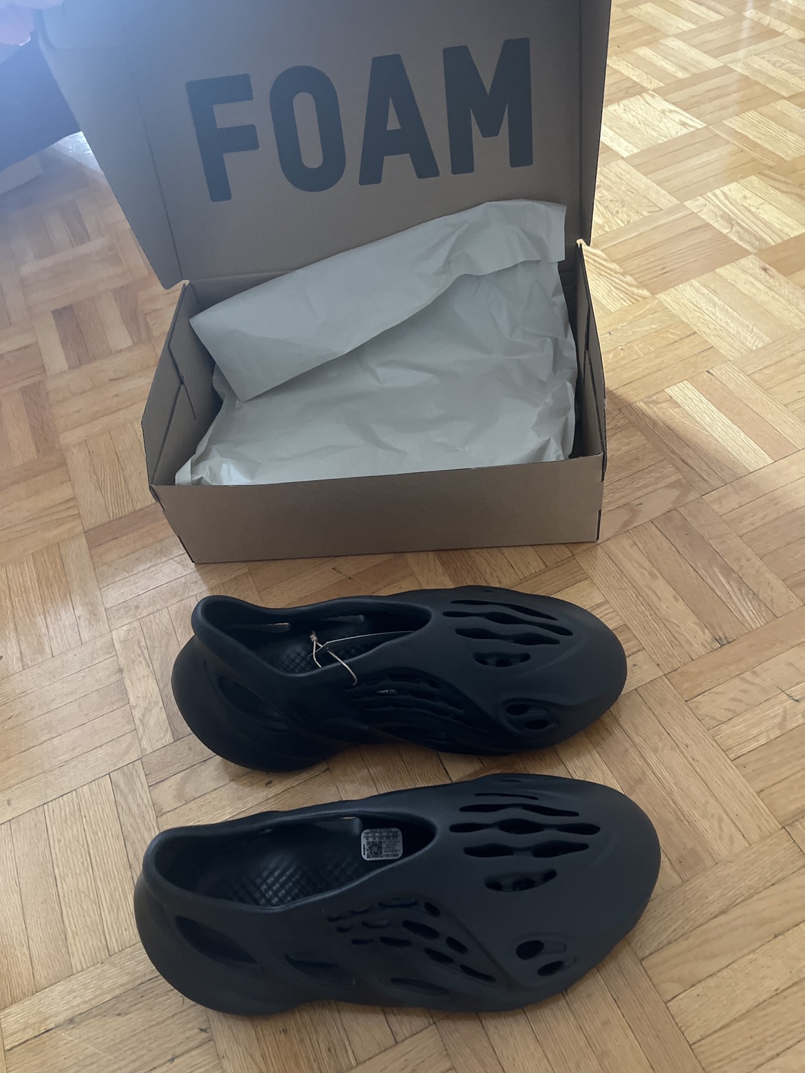 Yeezy foam runners black/grey thumbnail