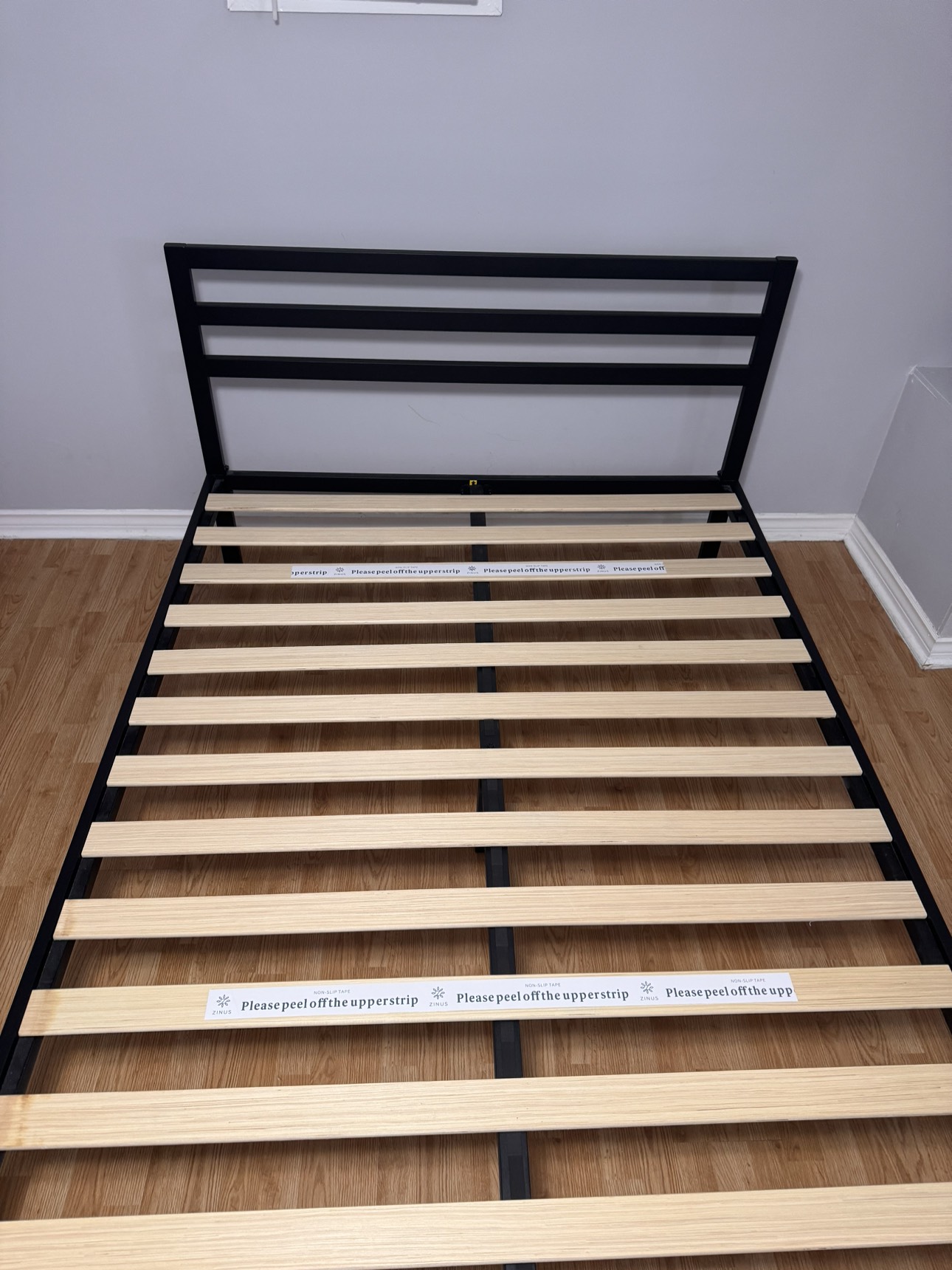 Moving Sale - Queen size bed frame with headboard - photo 5