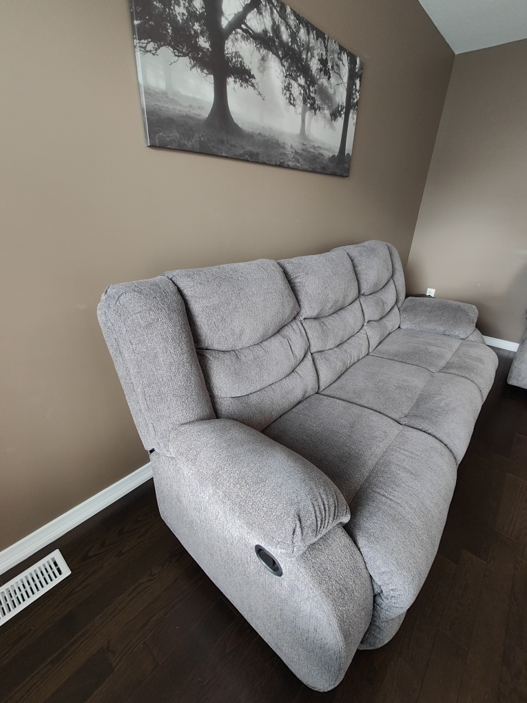 Ashley Recliners (3+2 seats) - Moving Sale - photo 3
